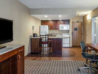 Comfort Inn & Suites West Springfield Living Room and Kitchen